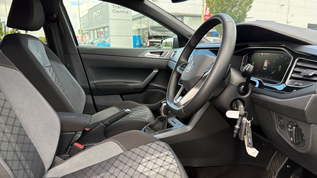 Volkswagen Polo 1.0 Tsi Match Dsg Red #26