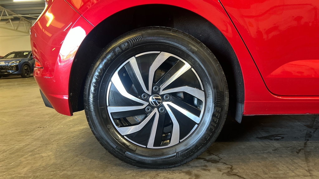 Volkswagen Polo Polo 1.0 Tsi Life ST23ZYG Red #5