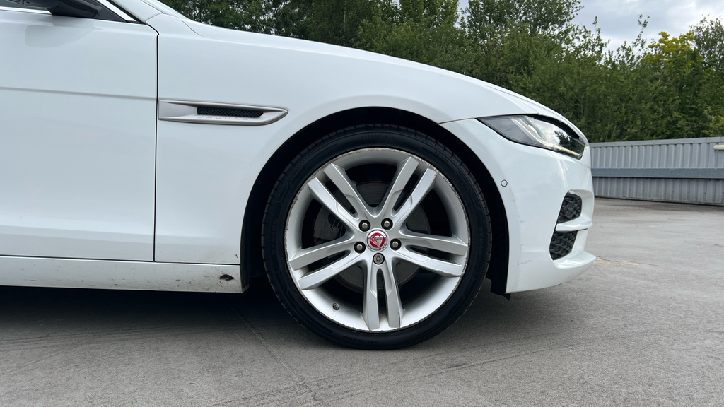 Jaguar XE 2.0I Gpf R-sport Euro 6 Ss Black #20