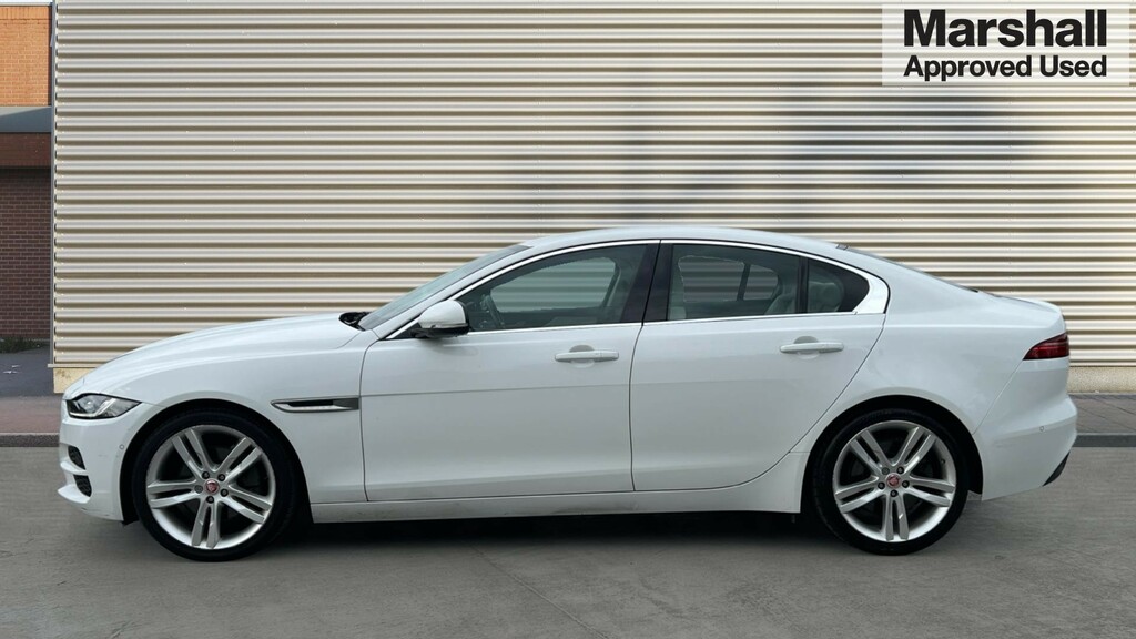 Jaguar XE Xe 2.0D Hse White #6