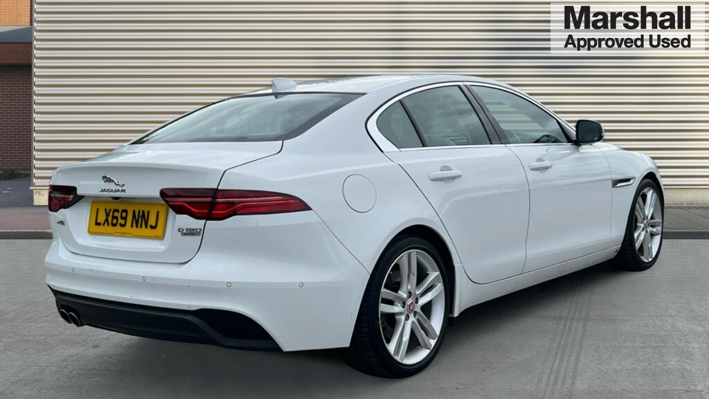 Jaguar XE Xe 2.0D Hse White #3