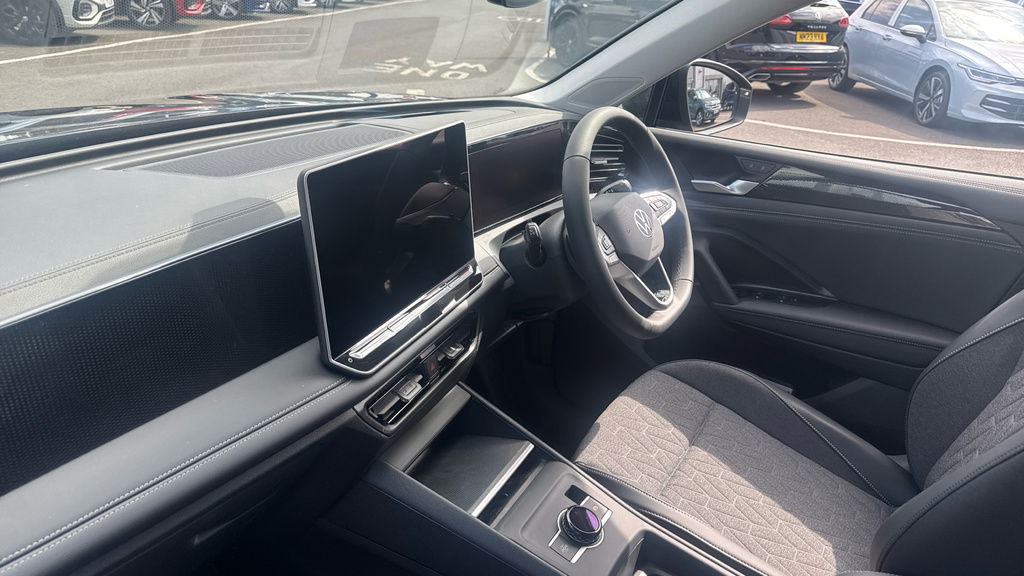 Volkswagen Tiguan Tiguan 1.5 Etsi 150 Match Dsg Estate Black #2