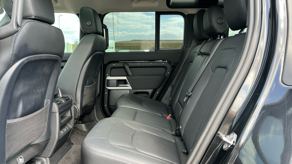 Land Rover Defender 110 Defender 3.0 D250 Xs Edition 110 Black #4