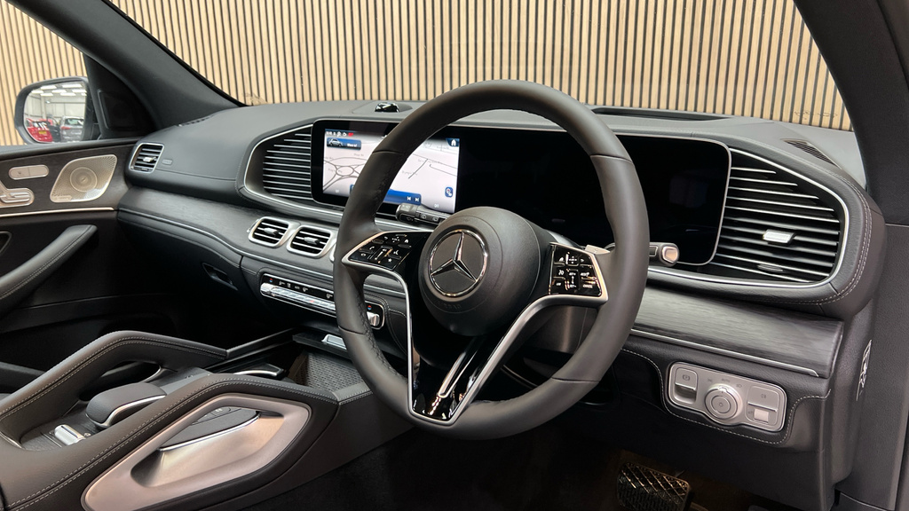 Mercedes-Benz GLE Class Gle 300D 4Matic Amg Line Premium 7 St Black #3