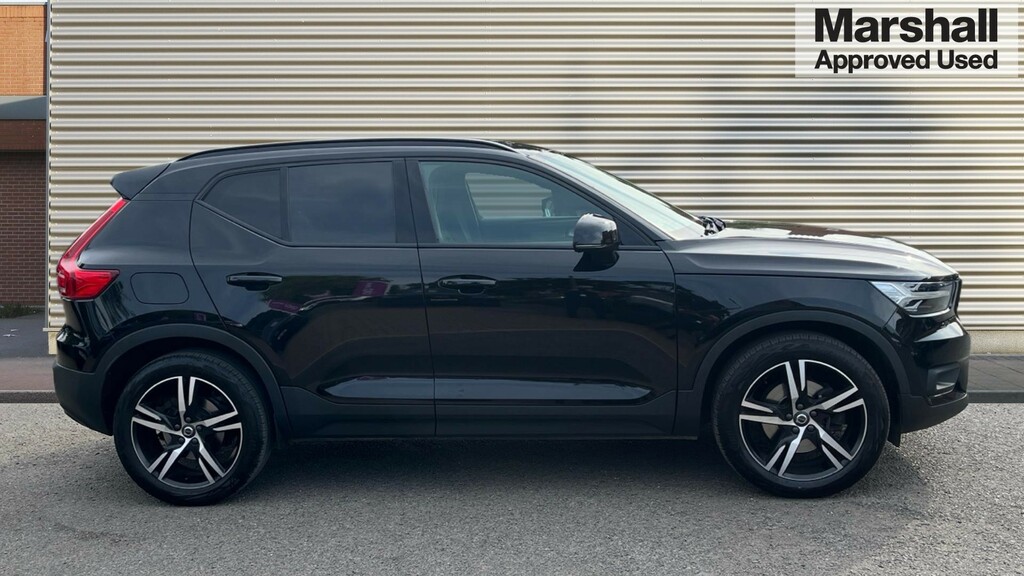 Volvo XC40 Xc40 2.0 B4p R Design Awd Black #2