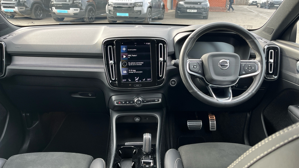 Volvo XC40 T5 257Bhp Recharge Inscription Pro - Harman K White #11