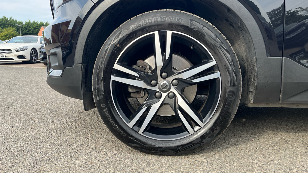 Volvo XC40 T5 257Bhp Recharge Inscription Pro - Harman K White #17