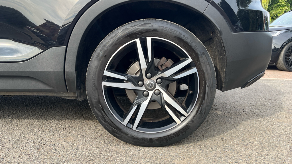 Volvo XC40 T5 257Bhp Recharge Inscription Pro - Harman K White #18