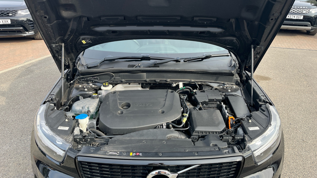 Volvo XC40 T5 257Bhp Recharge Inscription Pro - Harman K White #16