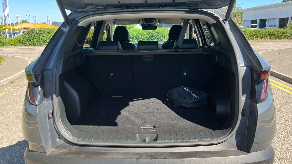Hyundai Tucson 1.6T Advance Estate White #15