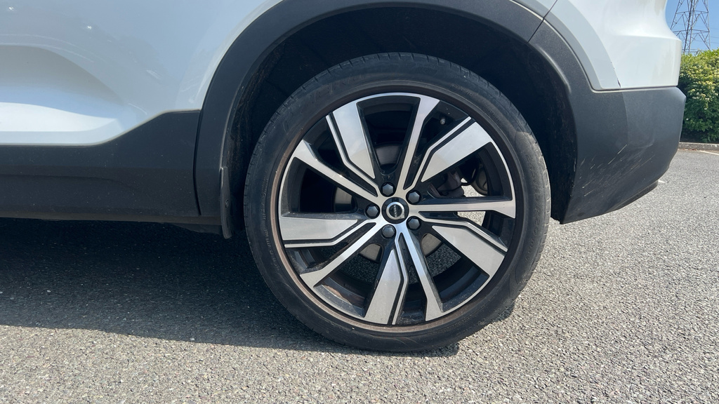 Volvo XC40 1.5 T3 163 R Design Geartronic Red #22