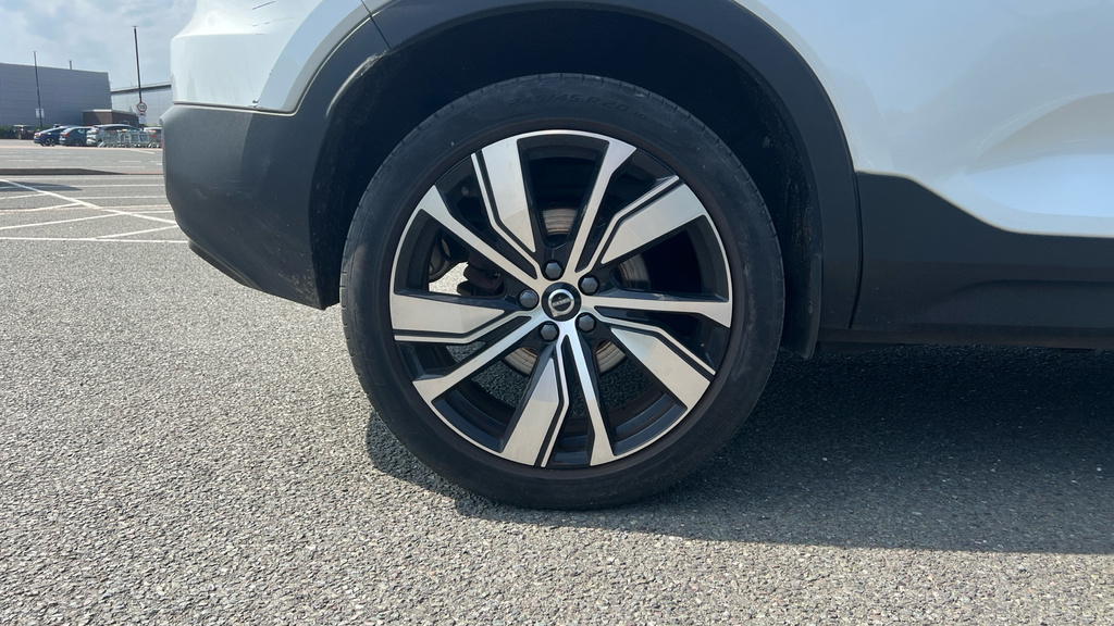 Volvo XC40 1.5 T3 163 R Design Geartronic Red #20
