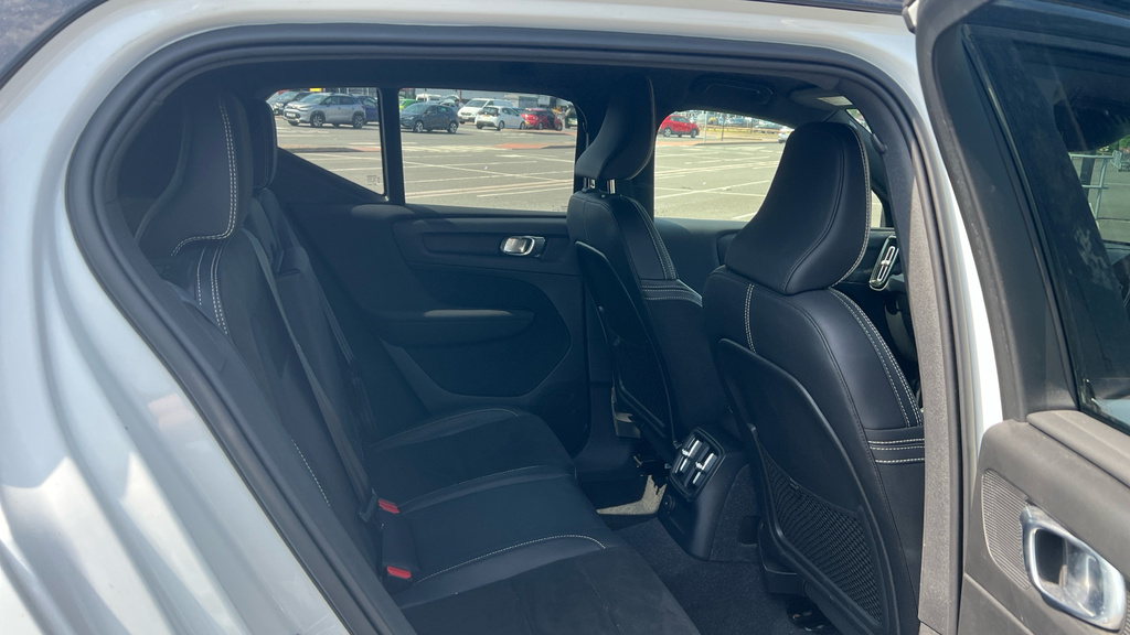 Volvo XC40 Xc40 1.5 T5 Recharge Phev R Design Pro White #6