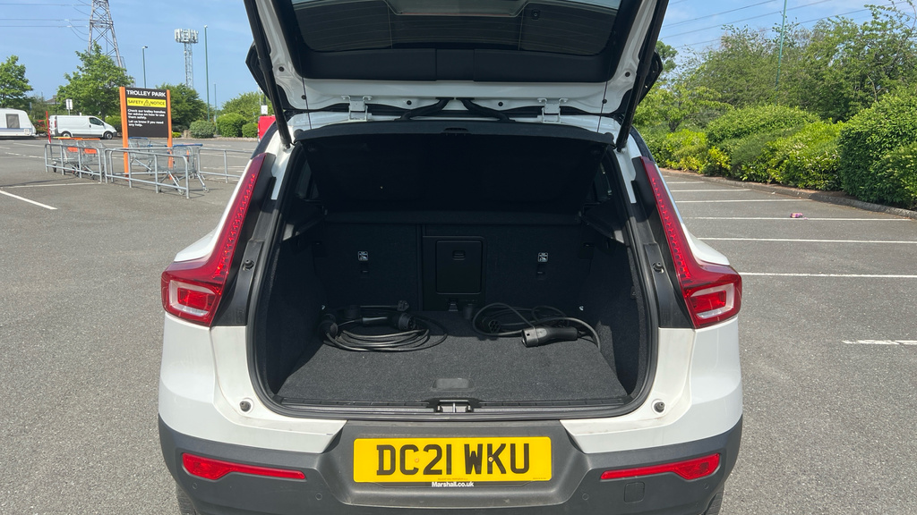 Volvo XC40 1.5 T3 163 R Design Geartronic Red #13
