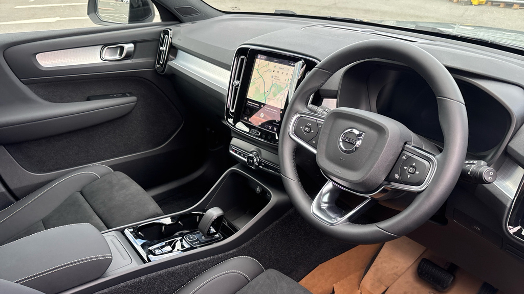 Volvo XC40 Volvo Xc40 Estate 2.0 B3p Plus Dark Grey #4