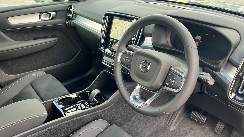 Volvo XC40 Xc40 2.0 B3p Plus Dark Estate Grey #4
