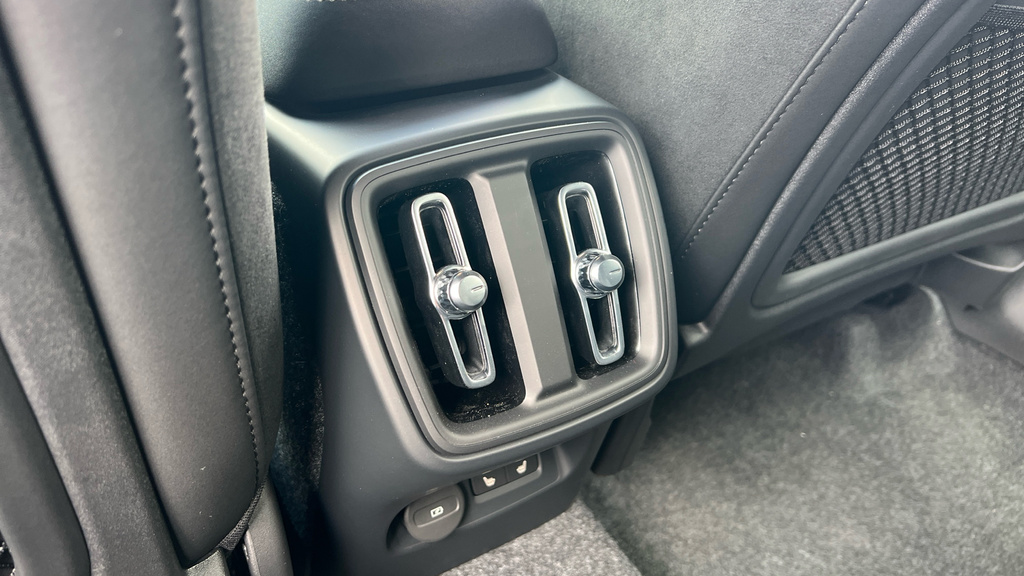 Volvo XC40 Ultra, B4 Mild Hybrid, Dark Blue #46