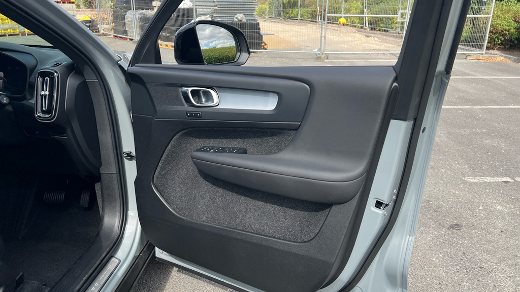 Volvo XC40 Ultra, B4 Mild Hybrid, Dark Blue #35