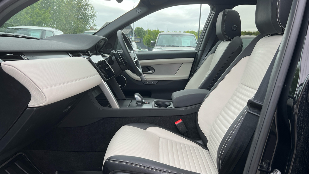 Land Rover Discovery Sport Land Rover Discovery Sport Sw 1.5 P270e Landmark 5 Black #3