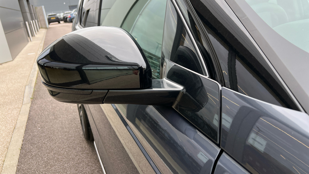 Land Rover Discovery Sport Metropolitan Black #53
