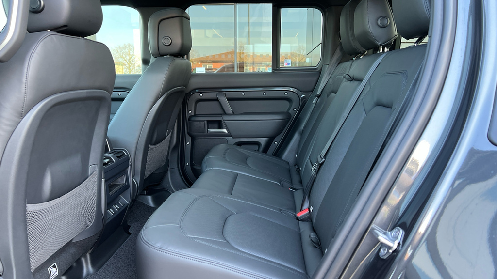 Land Rover Defender Land Rover Defender Estate 3.0 D350 X-dynam Grey #4