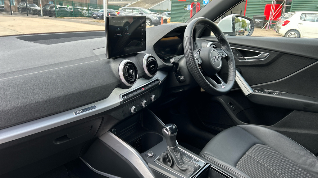 Audi Q2 Q2 35 Tfsi S Line S Tronic OW75CRU White #2