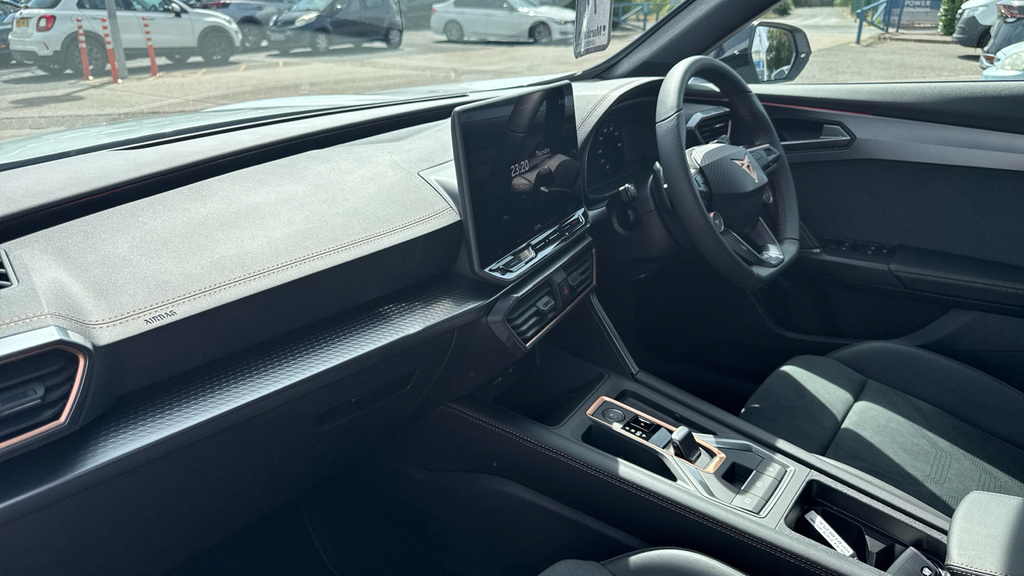 Cupra Formentor Formentor 1.5 Etsi 150 V2 Dsg KR26LZP White #2