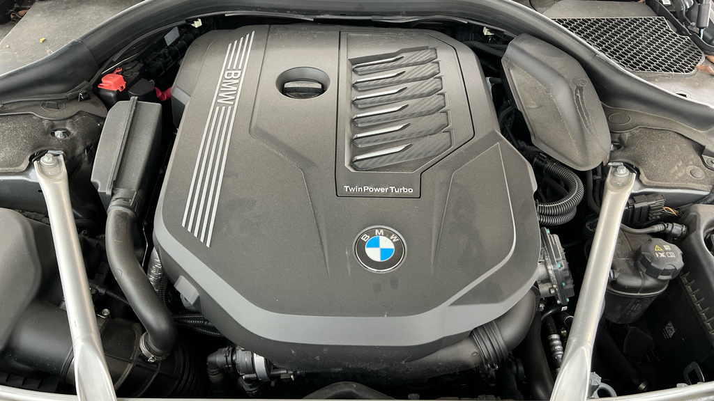 BMW 8 Series 840I 3.0 M Sport Blue #21