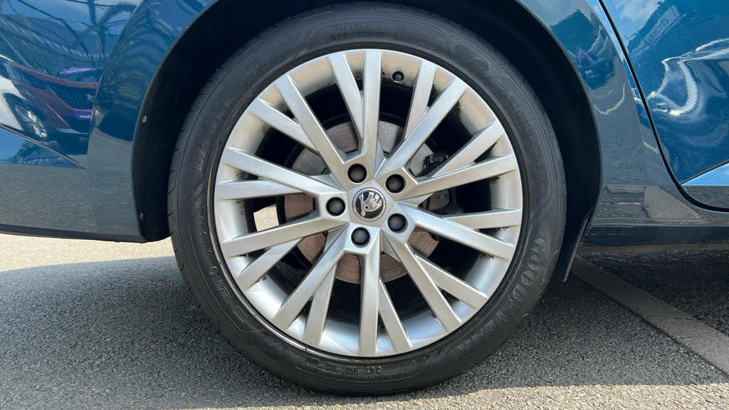 Skoda Superb Superb 2.0 Tdi Cr Se L Dsg Blue #4