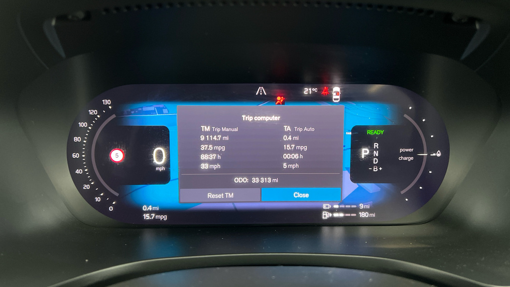 Volvo V60 2.0 B3 Mhev Momentum Estate Hybrid Dct Black #9