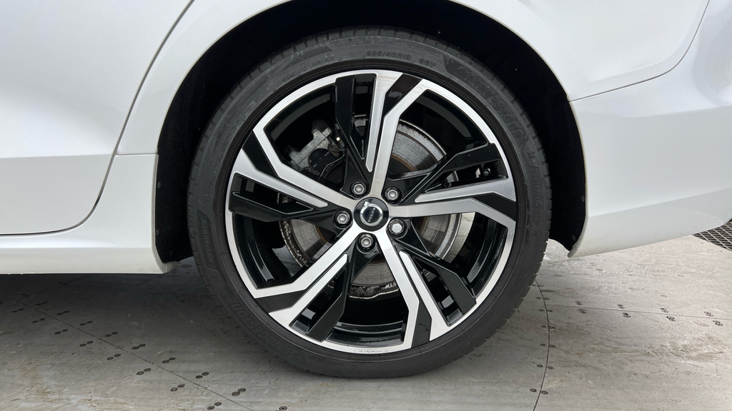 Volvo V60 V60 2.0 T6 350 Recharge Phev Plus Dark Awd A White #4