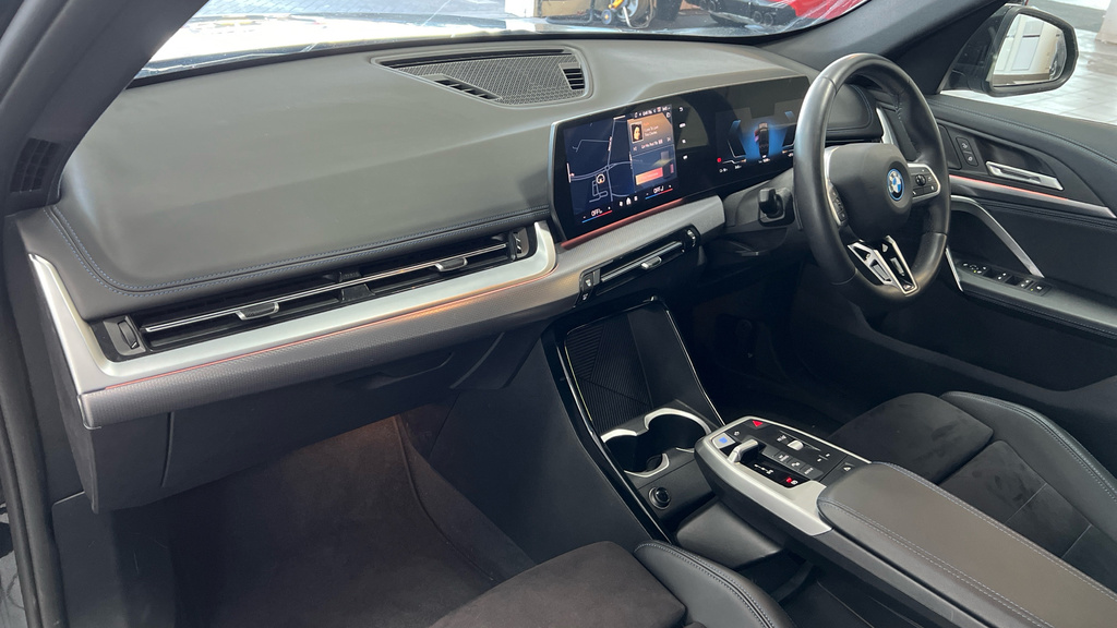 BMW iX1 Ix1 150Kw Edrive20 M Sport 65Kwh Black #6
