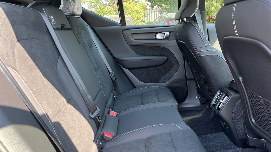 Volvo XC40 Xc40 2.0 B3p Plus Dark FA26WLK Black #6