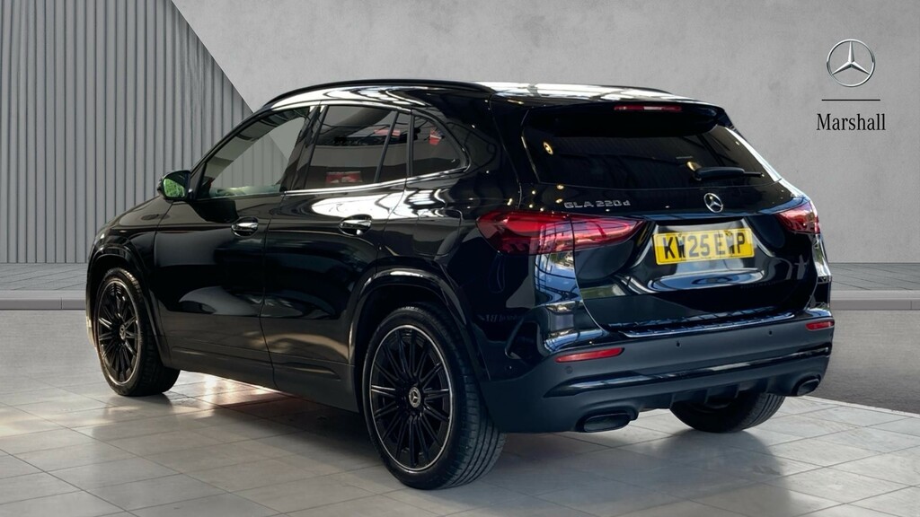 Mercedes-Benz GLA Class Gla 220D 4Matic Amg Line Premium Plus KW25EWP Black #2