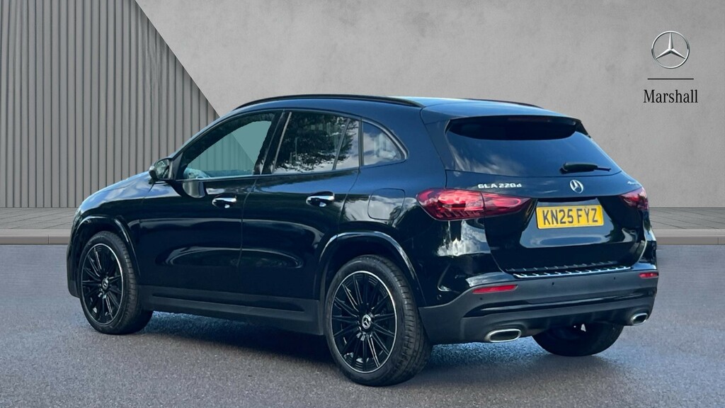 Mercedes-Benz GLA Class Gla 220D 4Matic Amg Line Premium Plus KN25FYZ Black #2
