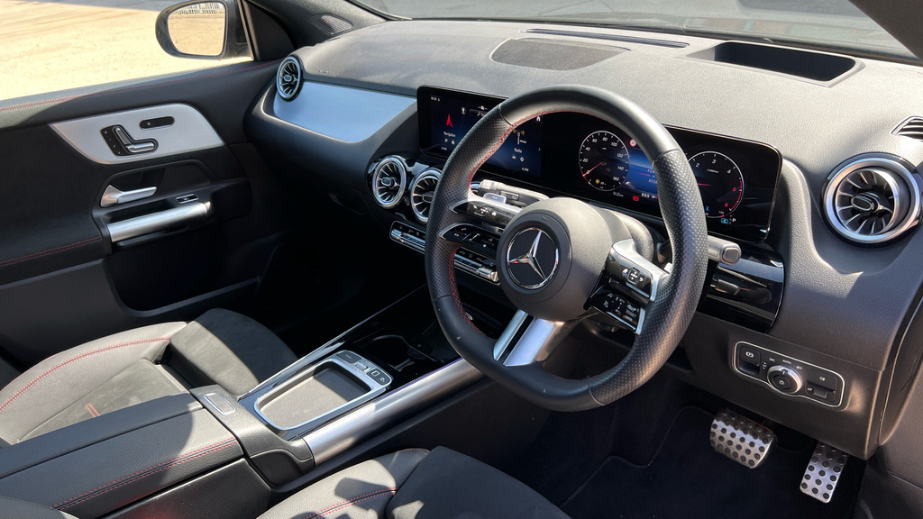 Mercedes-Benz GLA Class Gla 220D 4Matic Amg Line Premium Plus KR25NNT Black #3