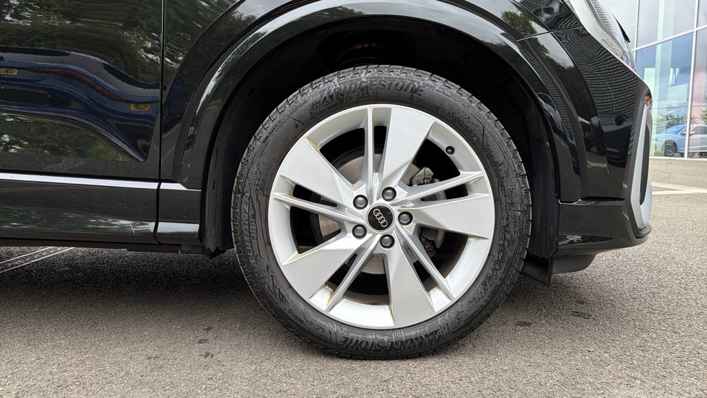 Audi Q2 Q2 35 Tfsi S Line S Tronic OW75CHX Black #5