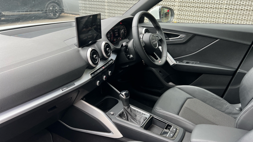 Audi Q2 Q2 35 Tfsi S Line S Tronic OW75HDC White #2