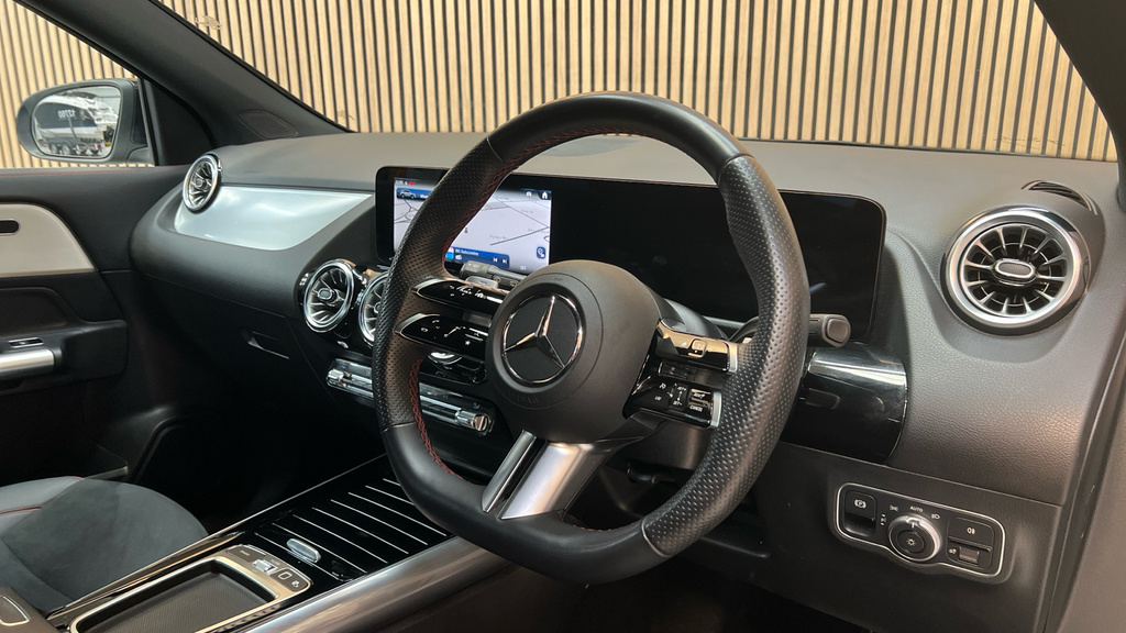 Mercedes-Benz GLA Class Gla 220D 4Matic Amg Line Executive KR75LGX Black #3