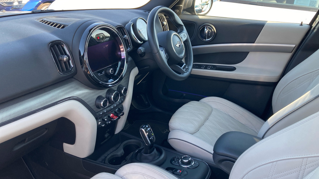 Mini Countryman Countryman 1.5 Cooper Exclusive AJ72OME Black #2