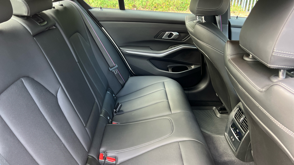 BMW 3 Series 2.0 320I M Sport Saloon Euro 6 S Black #14
