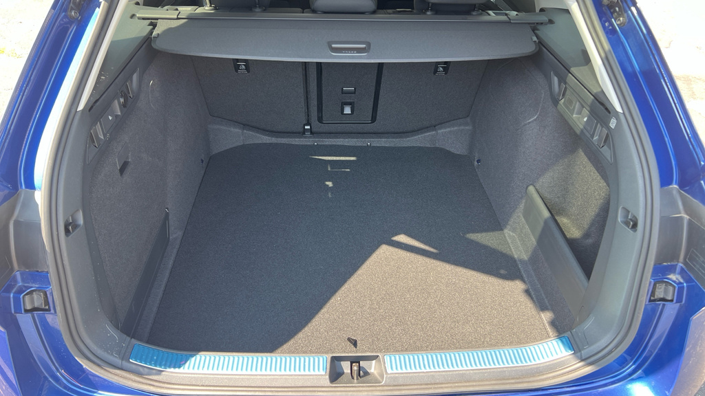Skoda Superb Skoda Superb Estate 1.5 Tsi Iv Se L Dsg Grey #16