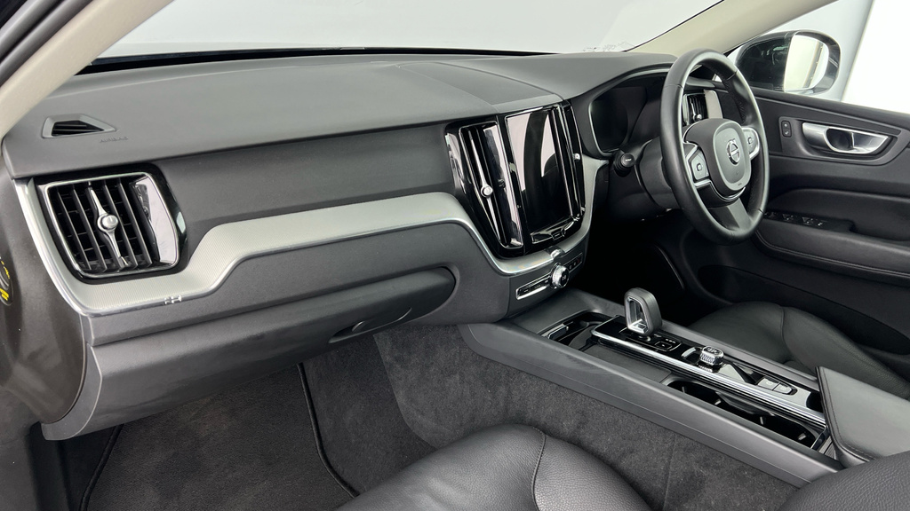 Volvo XC60 Xc60 2.0 B5p Core Awd Geartronic Black #6