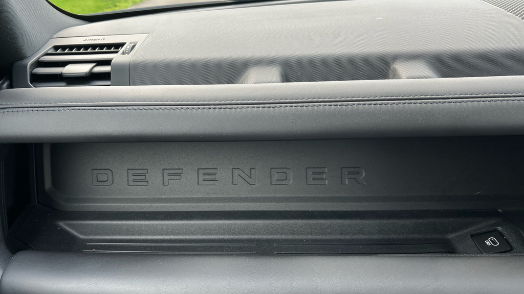 Land Rover Defender 90 Land Rover Estate 3.0 D250 Se 90 Silver #21