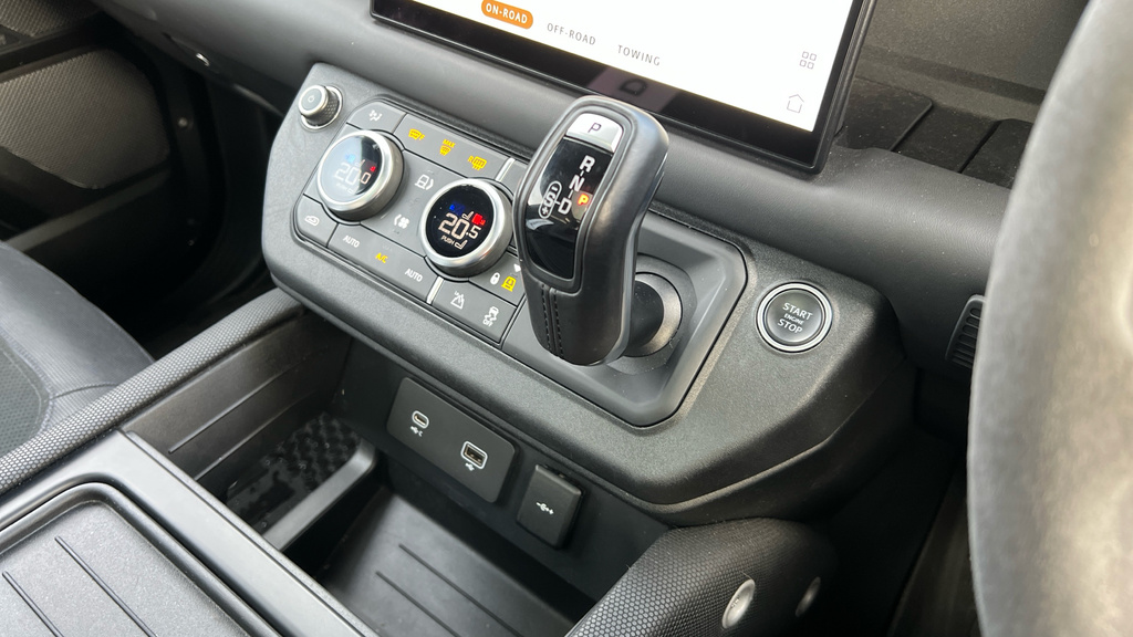Land Rover Defender 90 Land Rover Estate 3.0 D250 Se 90 Silver #13