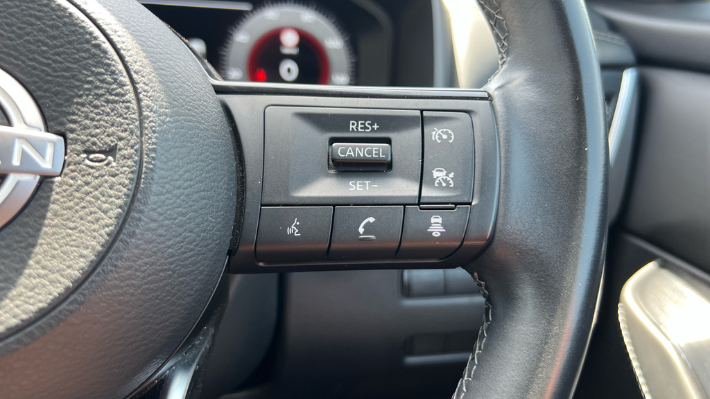 Nissan Qashqai 1.3 Dig-t Mh 158 4Wd N-connecta X-tronic With White #25