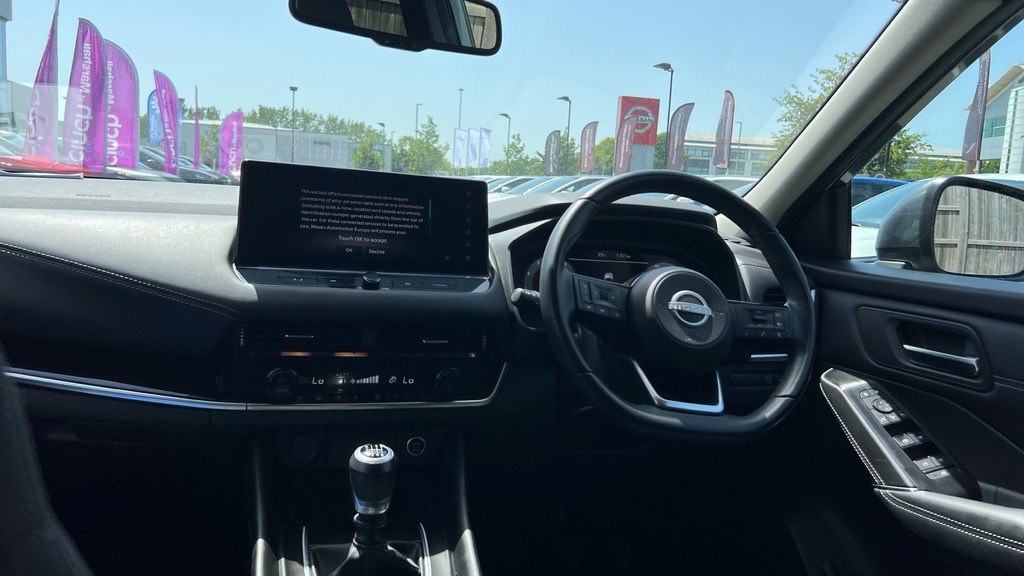 Nissan Qashqai 1.3 Dig-t Mh 158 4Wd N-connecta X-tronic With White #8