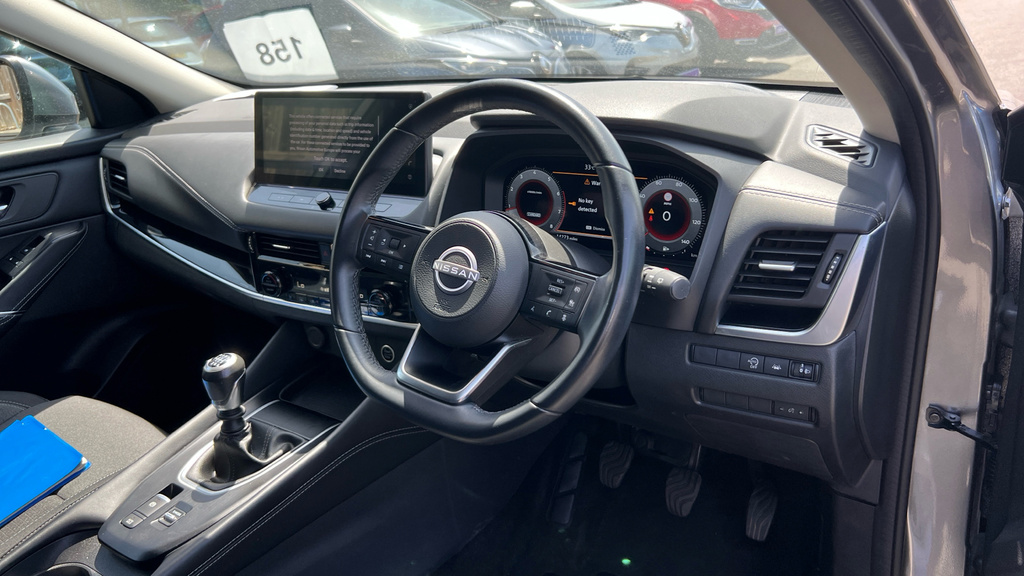 Nissan Qashqai 1.3 Dig-t Mh 158 4Wd N-connecta X-tronic With White #14