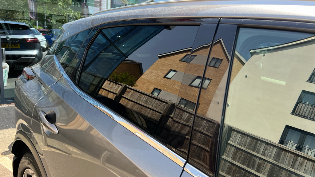Nissan Qashqai 1.3 Dig-t Mh 158 4Wd N-connecta X-tronic With White #55