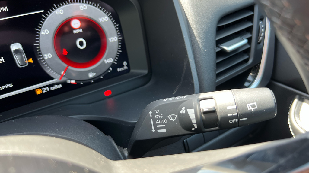 Nissan Qashqai 1.3 Dig-t Mh 158 4Wd N-connecta X-tronic With White #27